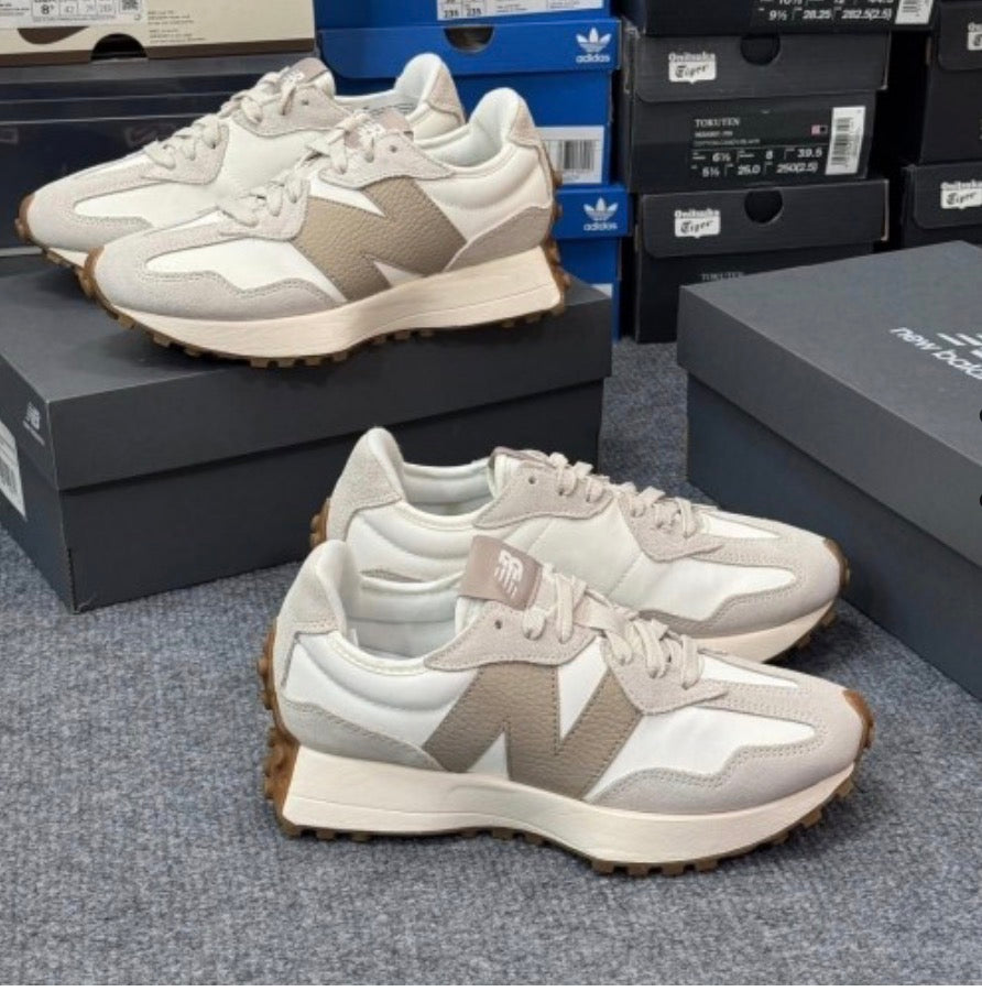 New Balance 327 Moonbeam Driftwood