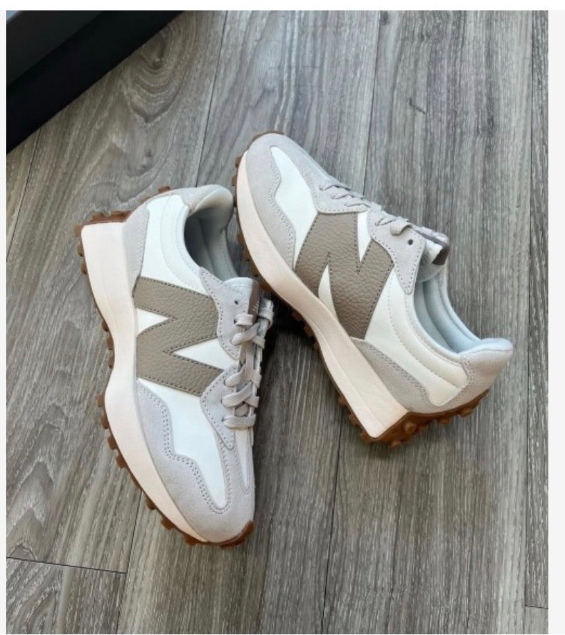 New Balance 327 Moonbeam Driftwood