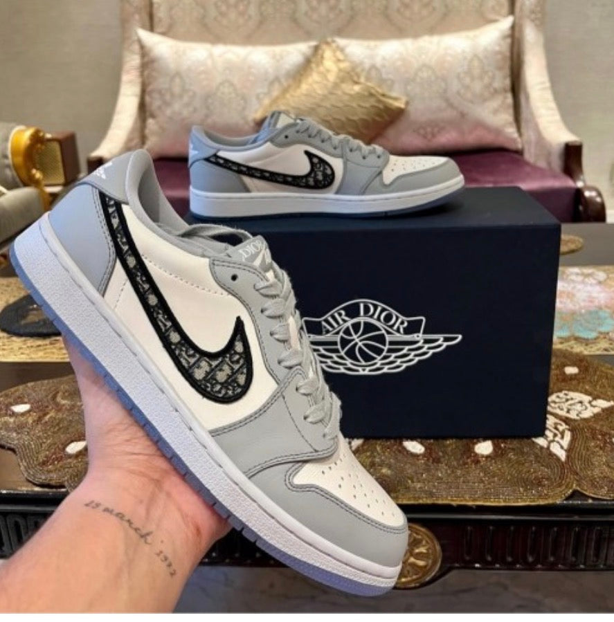 Nike Air Jordan retro 1 Low X Dior SEMI UA